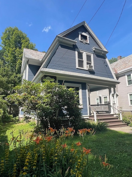 157 Pine St, Brattleboro, VT 05301