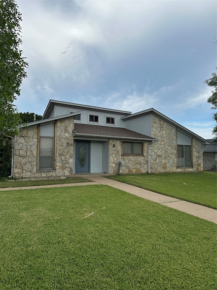 524 Kristi St, Robinson, TX 76706