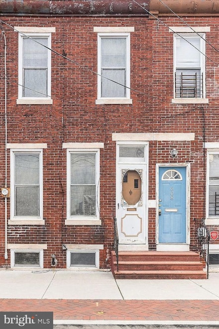 610 Point St, Camden, NJ 08102
