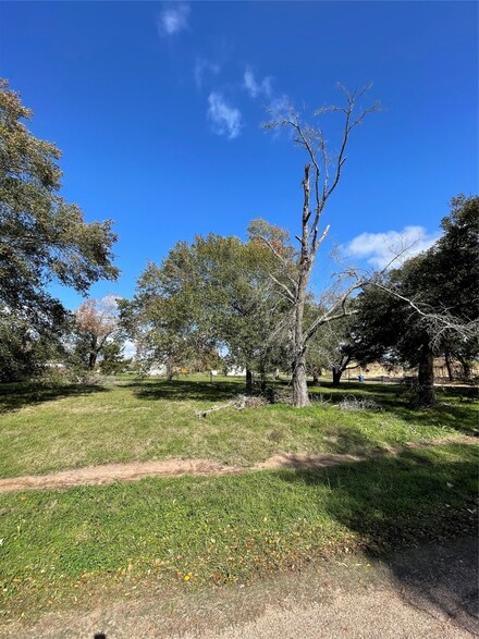 1400 Shepard St, Hempstead, TX 77445