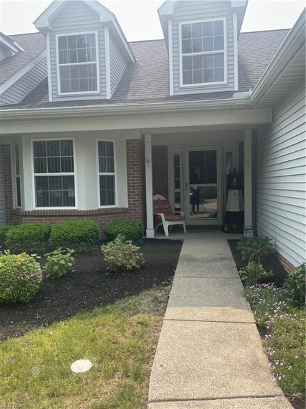 222 Marilyn Ln Unit 41, Eastlake, OH 44095
