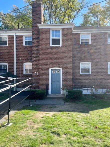 35 Colony Rd Unit 2, West Springfield, MA 01089