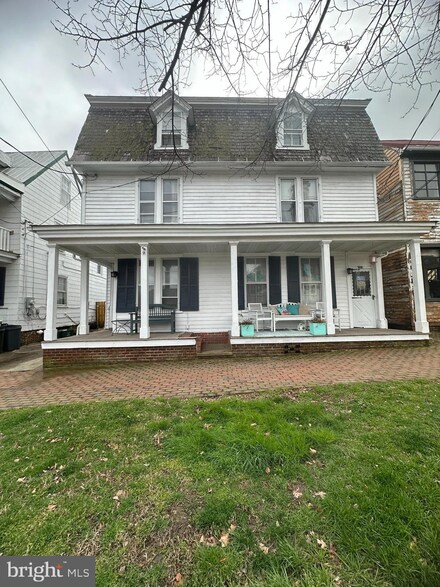 349 High St, Chestertown, MD 21620