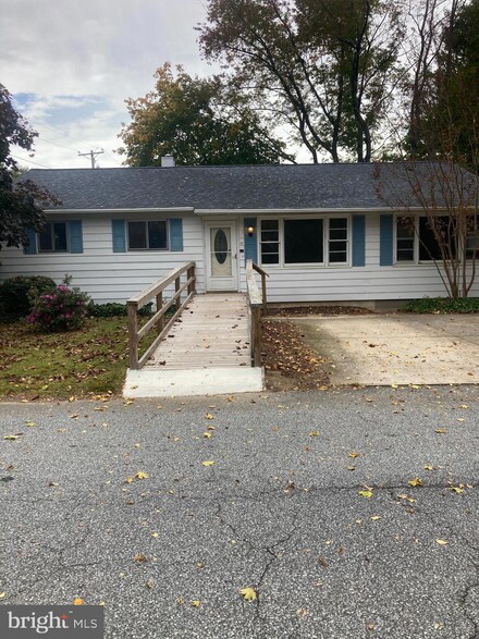 10 East St, Camden, DE 19934