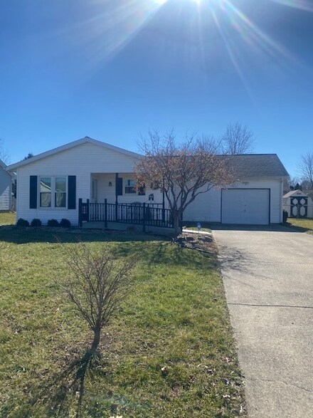 925 E Sunset Pike Dr, Terre Haute, IN 47802