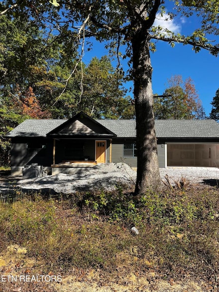 41 Peachtree Dr, Crossville, TN 38555