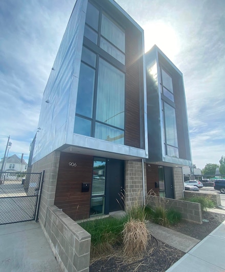 904 E Indiana Ave, Spokane, WA 99207