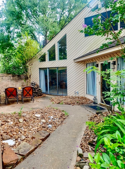 16510 De Lozier St, Jersey Village, TX 77040