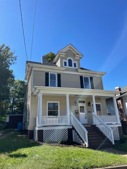 1710 Chapman Ave SW, Roanoke, VA 24016