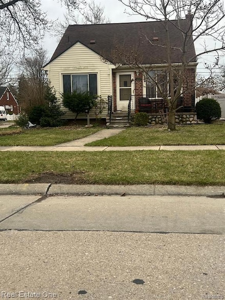 13413 Chestnut St, Southgate, MI 48195