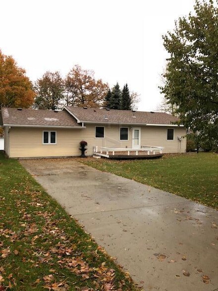 13378 Elmer Hanson Dr SE, Mentor, MN 56736