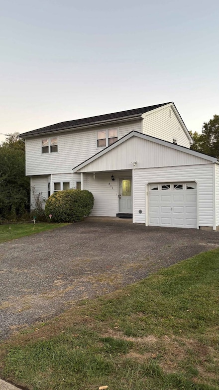 311 Concord St, Dix Hills, NY 11746