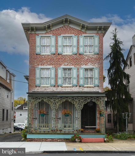 71 Cooper St, Woodbury, NJ 08096