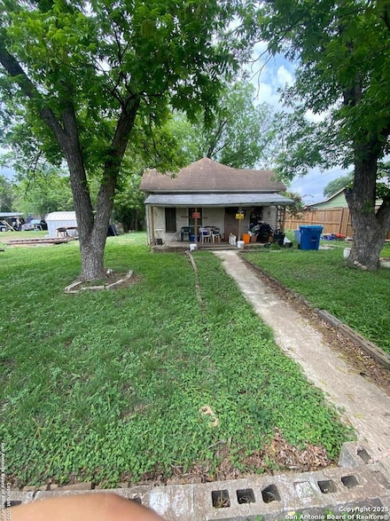 1121 North St, Kerrville, TX 78028