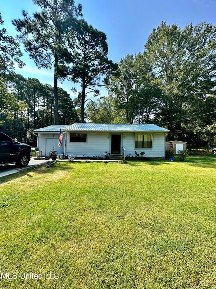707 Bailey St, Forest, MS 39074