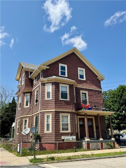 19 Dora St, Providence, RI 02909