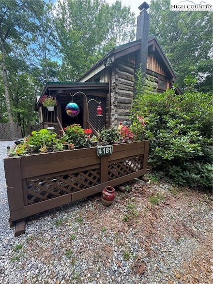 181 Oak Ln, Newland, NC 28657