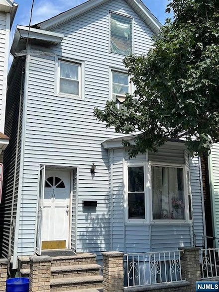 105 Grant Ave, Harrison, NJ 07029