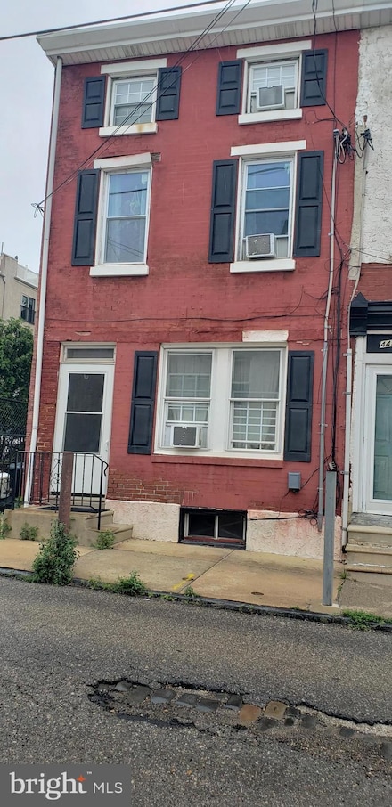 4433 Saint Davids St, Philadelphia, PA 19127