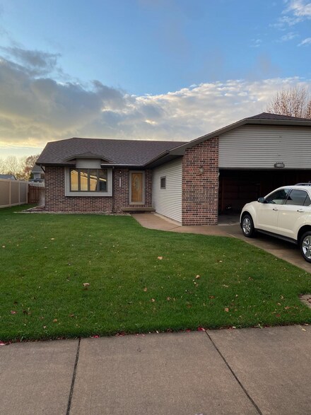 1165 Timothy Trail, Oshkosh, WI 54904