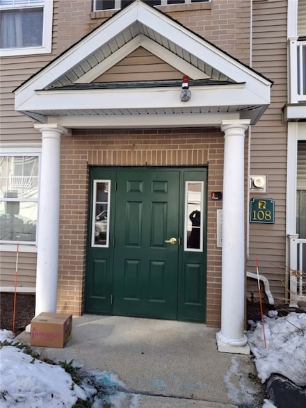 108 Mill St Unit 102, Woonsocket, RI 02895