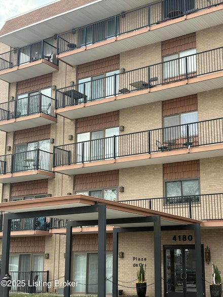 4180 Lyndon Way Unit 402, Louisville, KY 40207