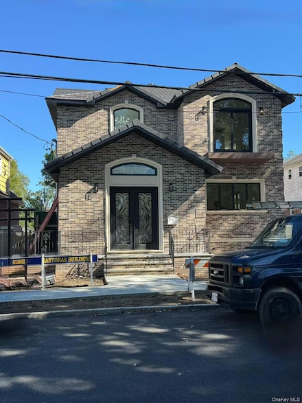 17-11 201st St, Flushing, NY 11360