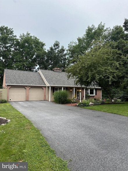 24 Brookwood Dr, Lititz, PA 17543
