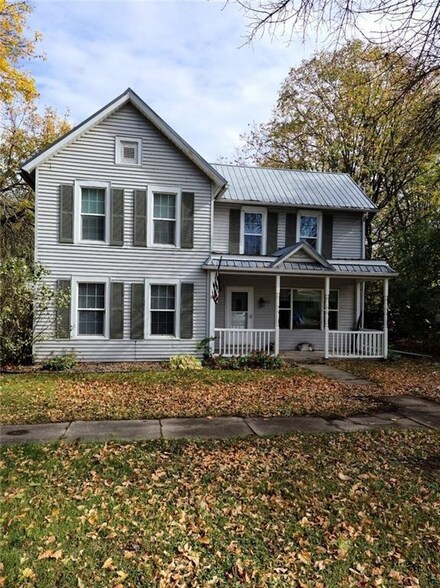 423 N Main St, Stuart, IA 50250