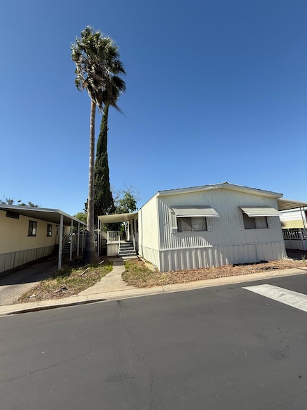 336 E Alluvial Ave Unit 126, Fresno, CA 93720
