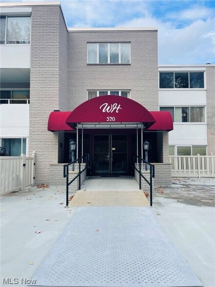 520 Meredith Ln Unit 107, Cuyahoga Falls, OH 44223