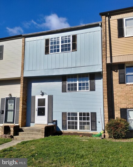 12 Middleview Ct, Windsor Mill, MD 21244