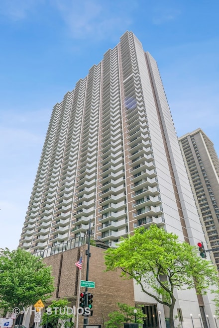 6033 N Sheridan Rd Unit 21C, Chicago, IL 60660