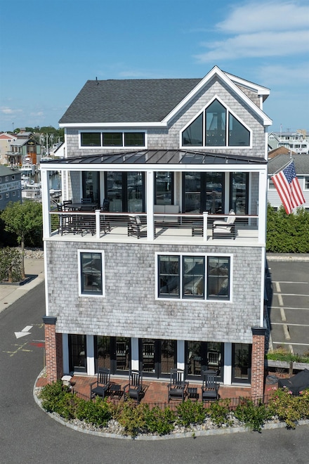 2 Pharo Ln, Cape May, NJ 08204