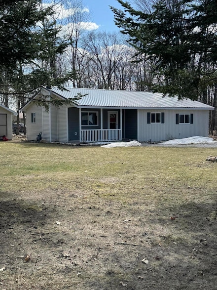 204 Burgundy Way, Roscommon, MI 48653