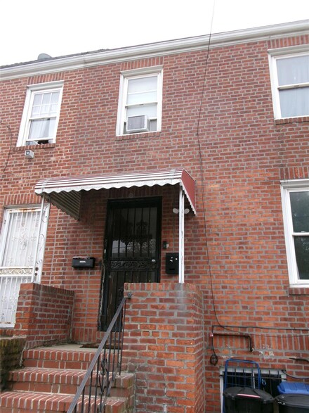 6914 Fresh Meadow Ln Unit 1, Fresh Meadows, NY 11365