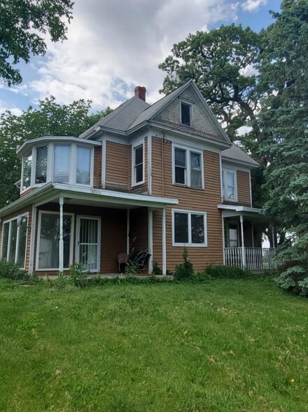 6655 Us Highway 20 W, Freeport, IL 61032