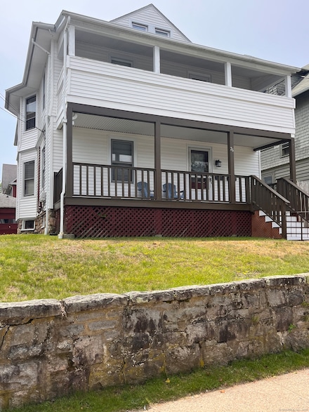 26 Linden St, New London, CT 06320