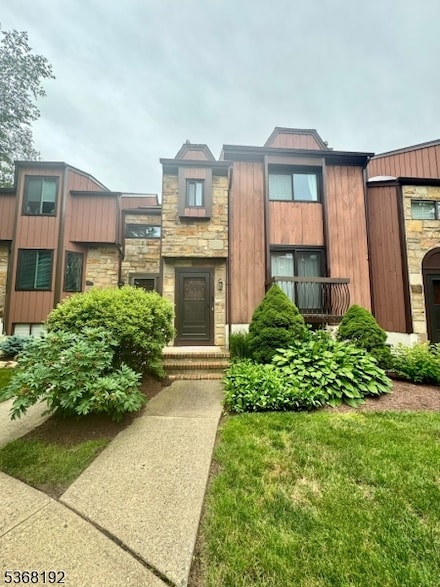 22 Bennington Square, Hackettstown, NJ 07840