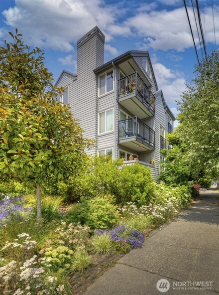 5901 Phinney Ave N Unit 103, Seattle, WA 98103