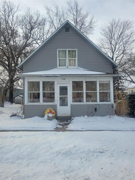 510 6th Ave E, Oskaloosa, IA 52577