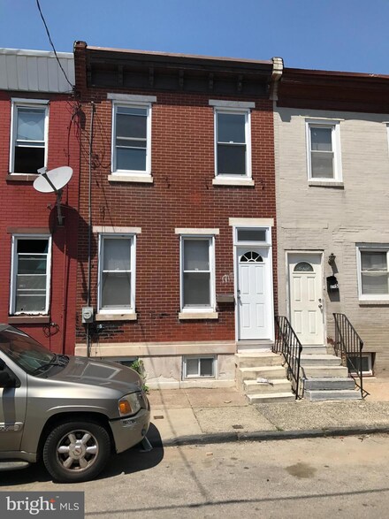 1717 Fernon St, Philadelphia, PA 19145