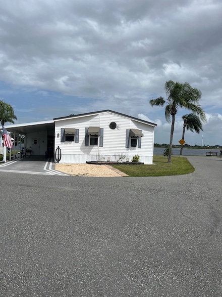 115 Pineapple Dr, Winter Haven, FL 33884