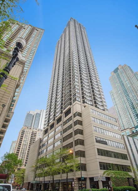 30 E Huron St Unit 3901, Chicago, IL 60611