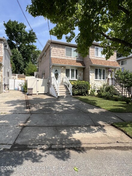 723 Durant Ave, Staten Island, NY 10308