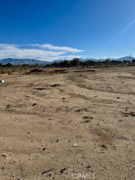 9030 E Palmdale Blvd, Juniper Hills, CA 93543
