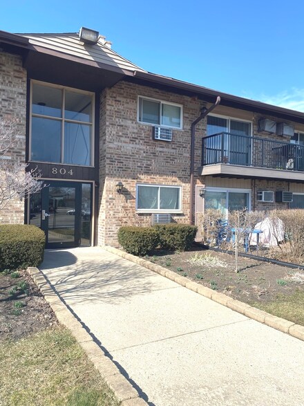 804 E Old Willow Rd Unit 203, Prospect Heights, IL 60070