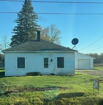 997 E Shaffer Rd, Hope, MI 48628