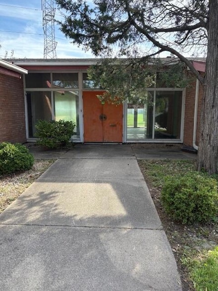 3363 S Manor Dr, Lansing, IL 60438