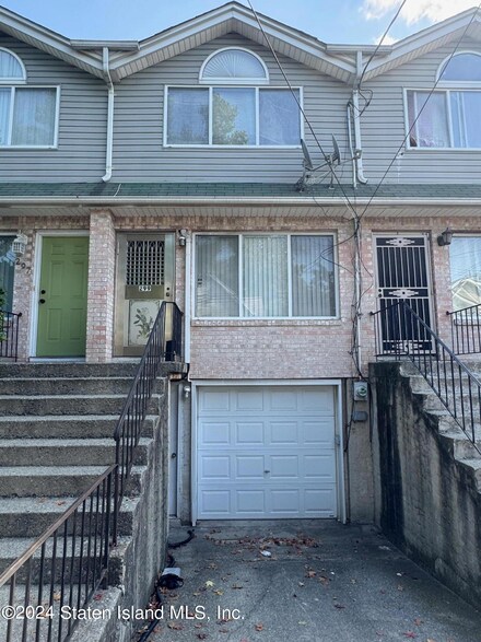 299 Harbor Rd, Staten Island, NY 10303